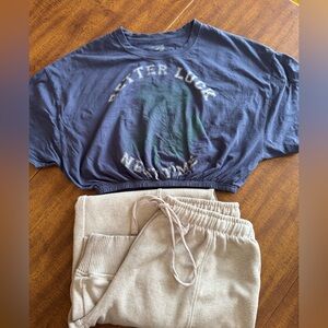 Aerie Navy Graphic Crop Tee 🍀